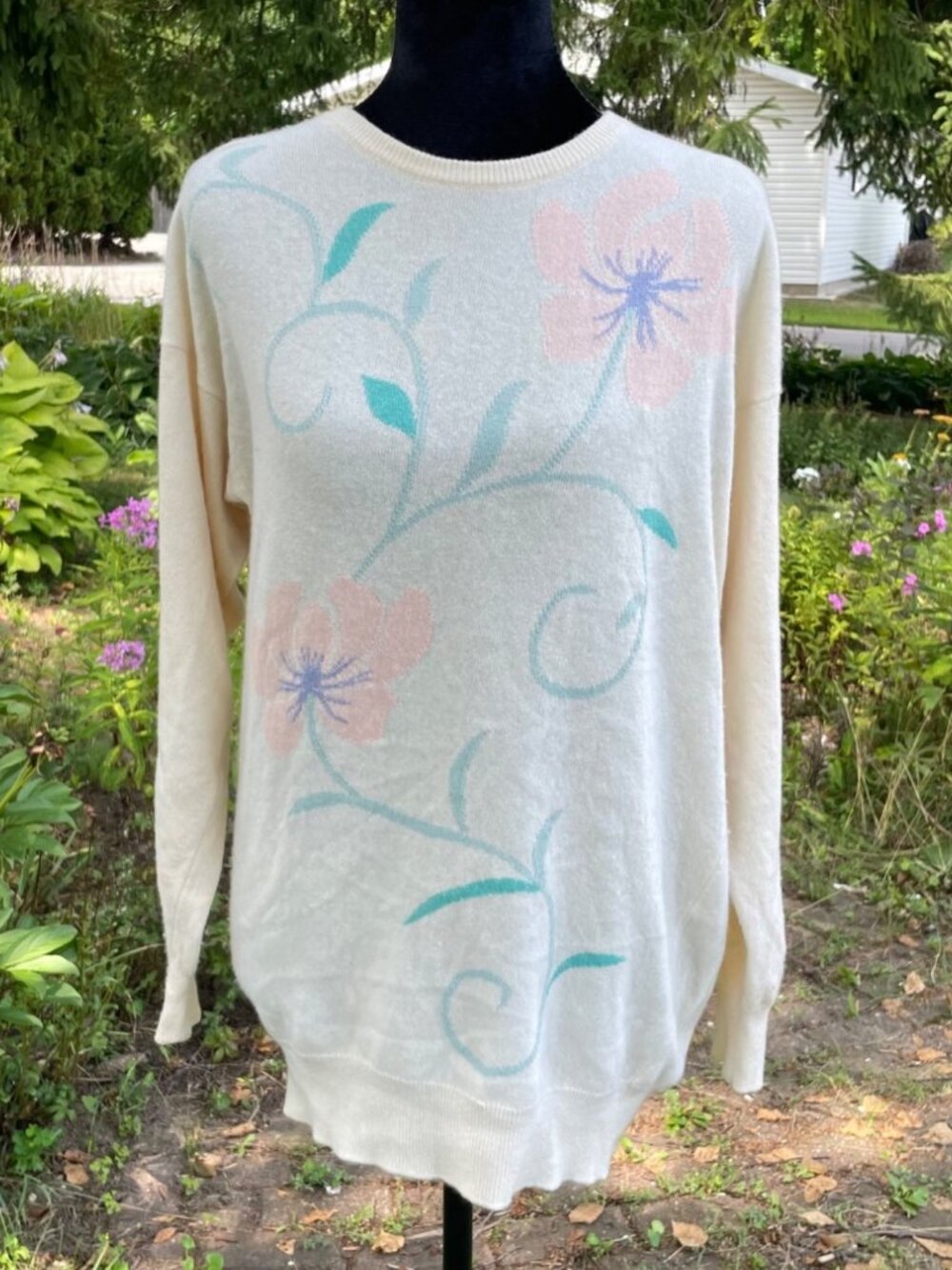Vintage 80s Pringle of Scotland 100% Cashmere Sweater M Floral Soft Coquette